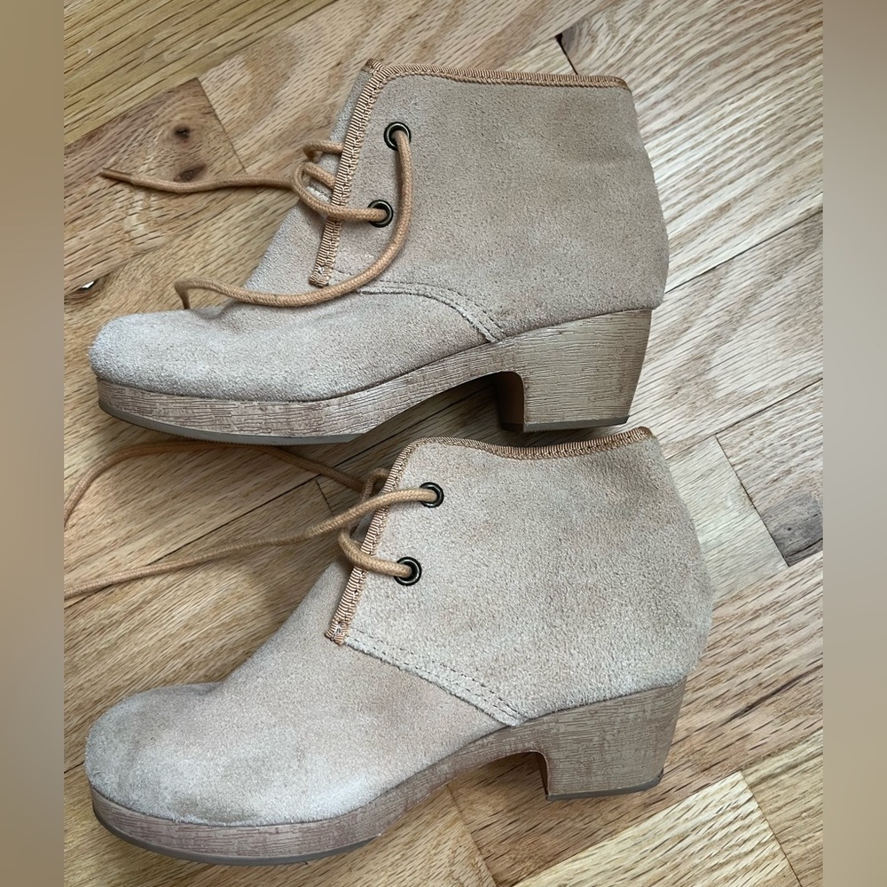 GAP little girls light tan suede clog booties size 13